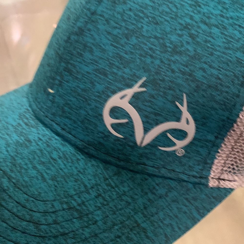 Realtree hat - Picture 2 of 4